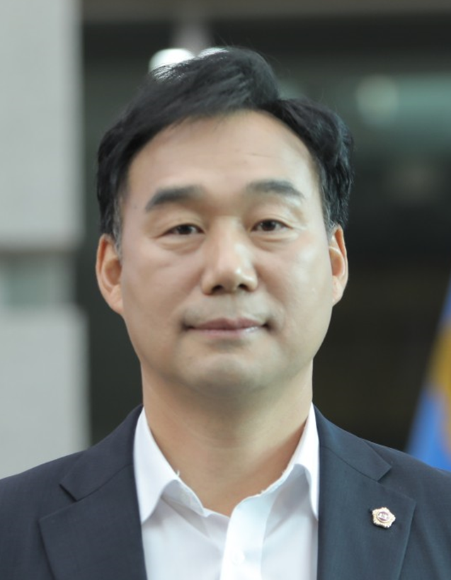 Yoon Jong Young